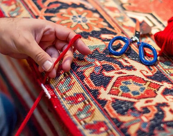 خدمات تخصصی و حرفه ای رفوی فرش در قالیشویی میدان رسالت